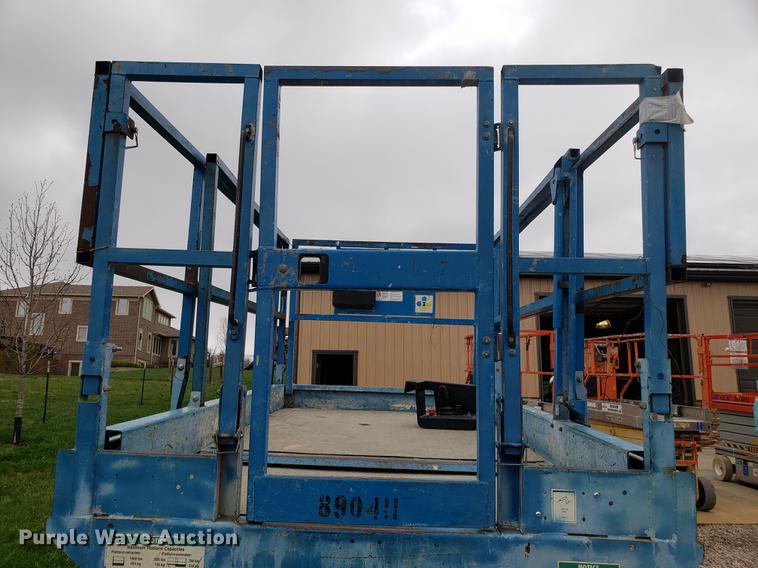 image for item EK9027 Genie GS-3268RT scissor lift