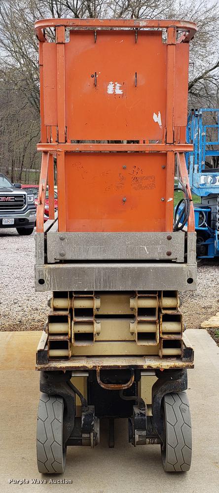 image for item EK9028 2004 JLG 2030ES scissor lift