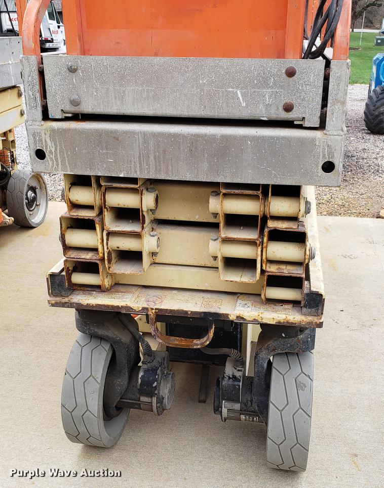 image for item EK9028 2004 JLG 2030ES scissor lift