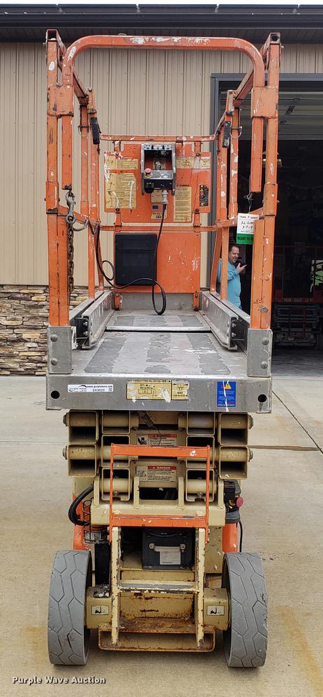 image for item EK9029 2004 JLG 2030ES scissor lift