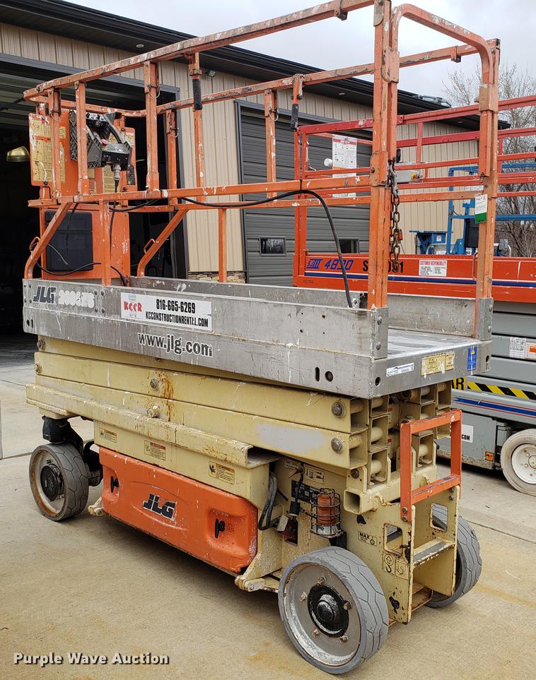 image for item EK9029 2004 JLG 2030ES scissor lift