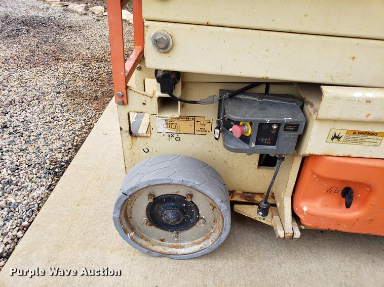 image for item EK9029 2004 JLG 2030ES scissor lift