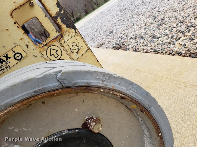 image for item EK9029 2004 JLG 2030ES scissor lift