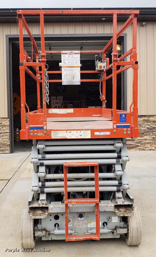 image for item EK9030 1998 Sky Jack SJIII 4830 scissor lift