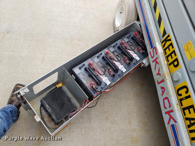 image for item EK9030 1998 Sky Jack SJIII 4830 scissor lift