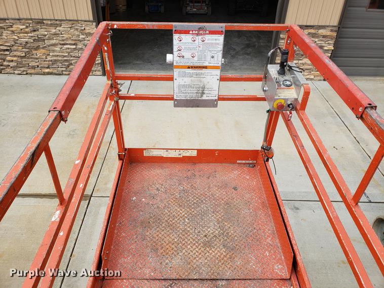 image for item EK9030 1998 Sky Jack SJIII 4830 scissor lift