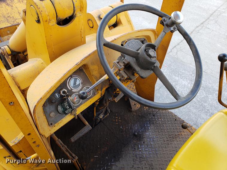 image for item EN9802 1973 John Deere 644B wheel loader