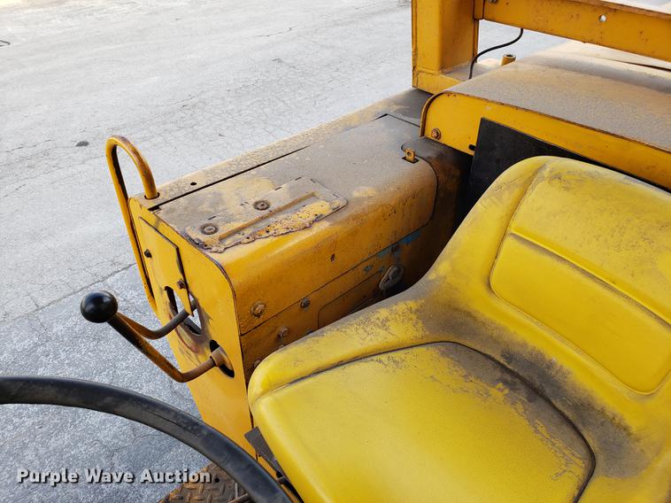 image for item EN9802 1973 John Deere 644B wheel loader