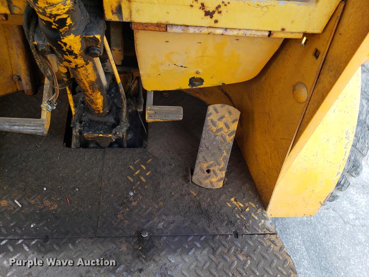 image for item EN9802 1973 John Deere 644B wheel loader