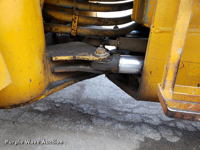 image for item EN9802 1973 John Deere 644B wheel loader