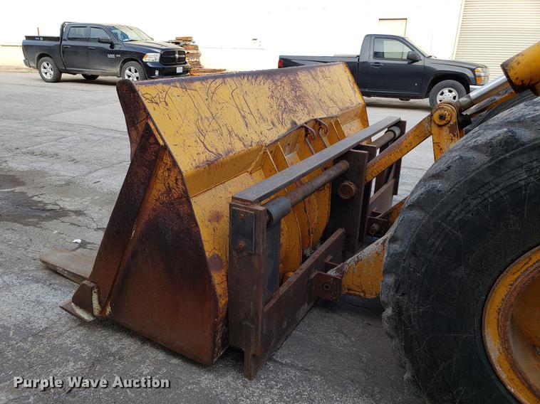 image for item EN9802 1973 John Deere 644B wheel loader