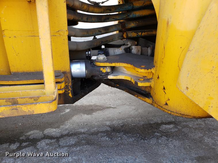 image for item EN9802 1973 John Deere 644B wheel loader