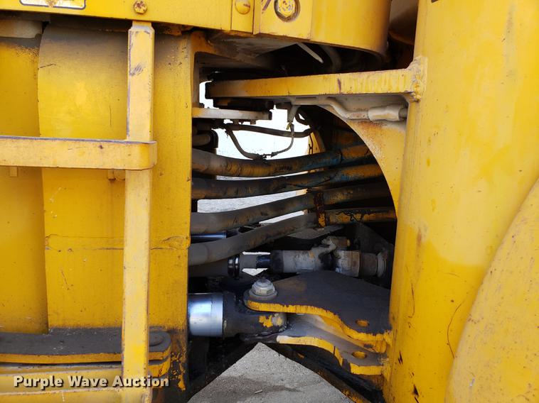 image for item EN9802 1973 John Deere 644B wheel loader