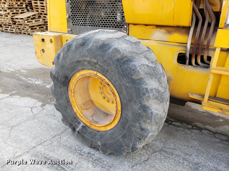 image for item EN9802 1973 John Deere 644B wheel loader