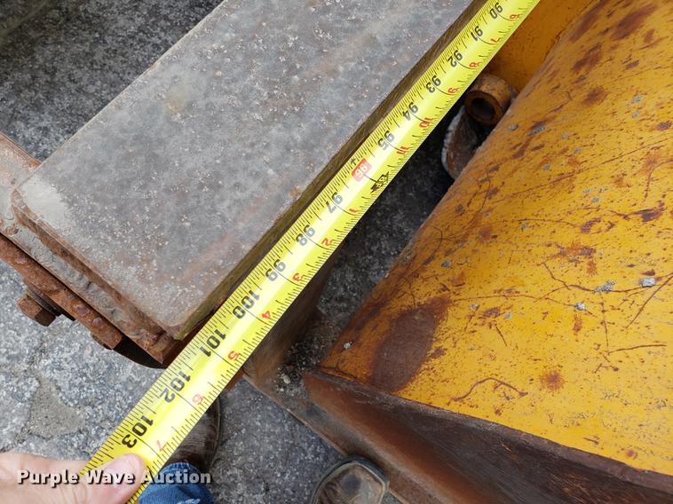 image for item EN9802 1973 John Deere 644B wheel loader