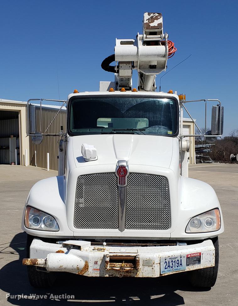 image for item EN9812 2010 Kenworth T370 bucket truck