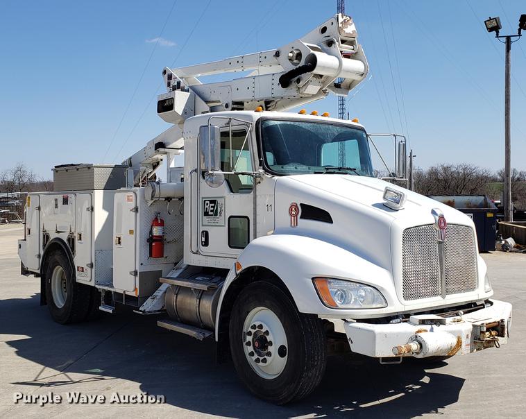 image for item EN9812 2010 Kenworth T370 bucket truck