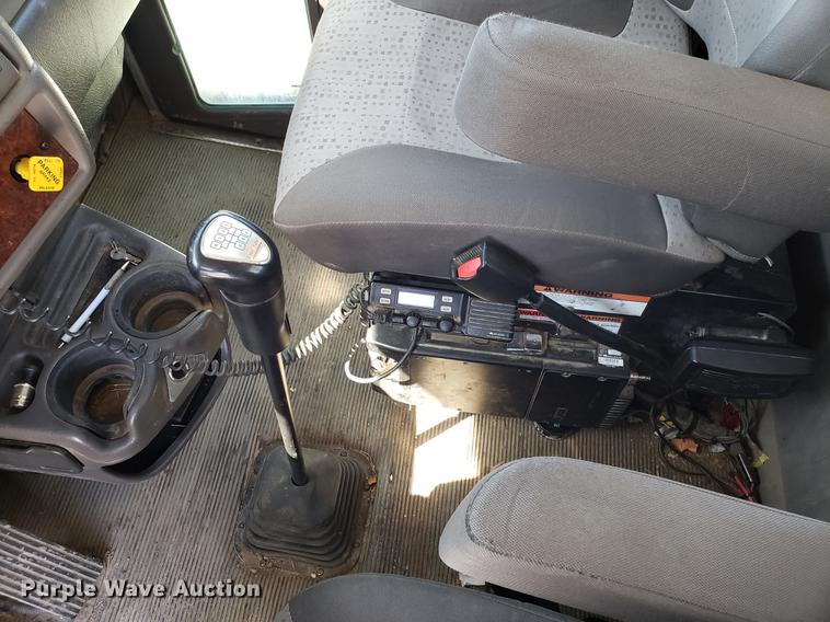 image for item EN9812 2010 Kenworth T370 bucket truck