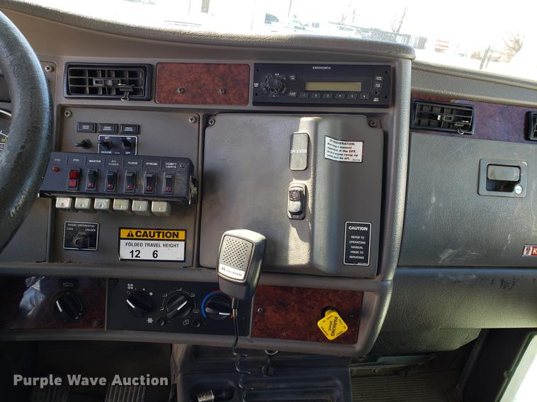 image for item EN9812 2010 Kenworth T370 bucket truck