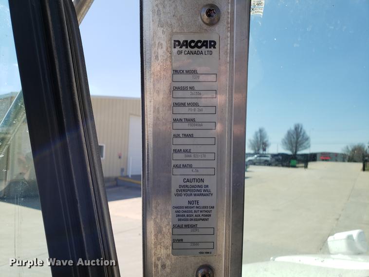 image for item EN9812 2010 Kenworth T370 bucket truck