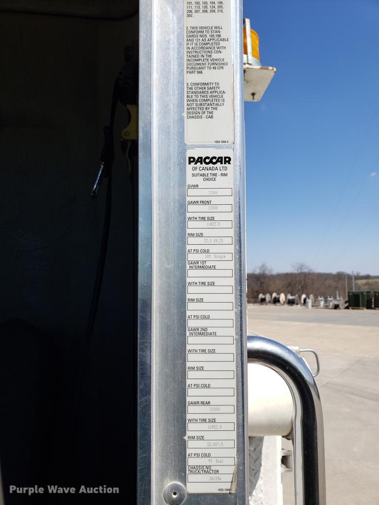 image for item EN9812 2010 Kenworth T370 bucket truck