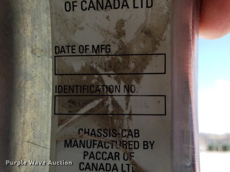 image for item EN9812 2010 Kenworth T370 bucket truck