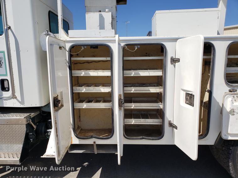 image for item EN9812 2010 Kenworth T370 bucket truck