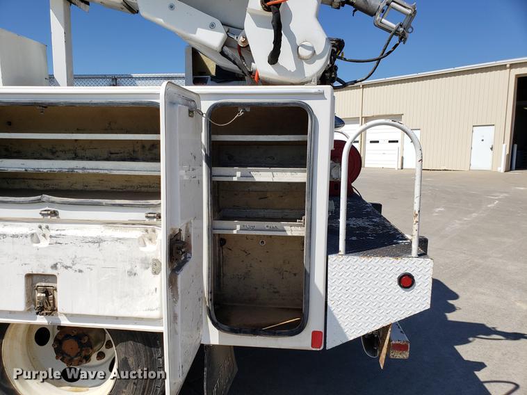 image for item EN9812 2010 Kenworth T370 bucket truck