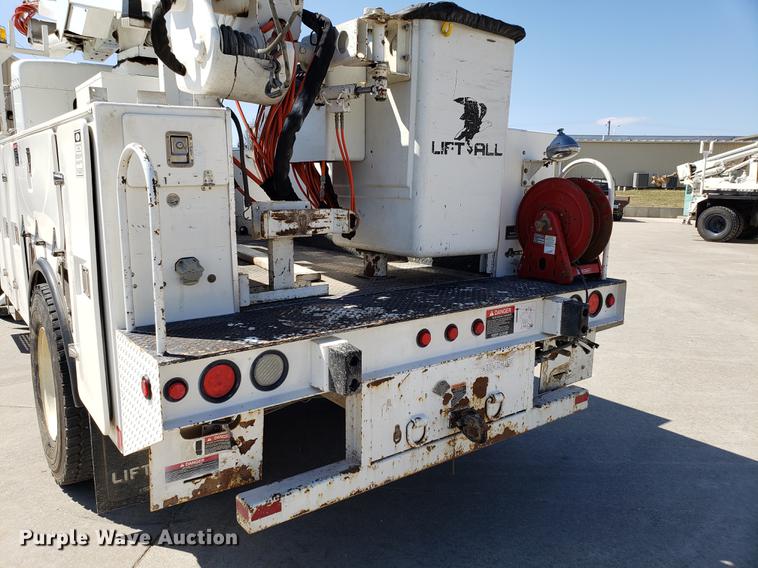 image for item EN9812 2010 Kenworth T370 bucket truck