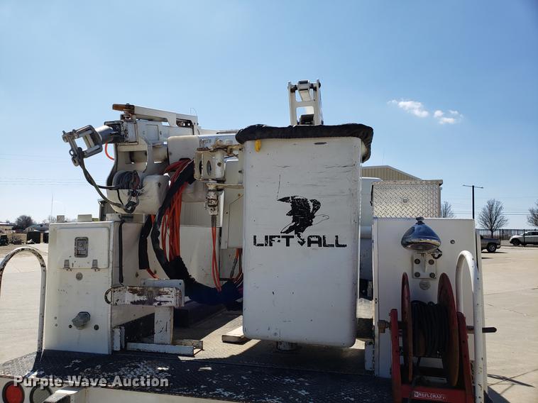 image for item EN9812 2010 Kenworth T370 bucket truck