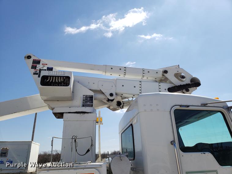 image for item EN9812 2010 Kenworth T370 bucket truck