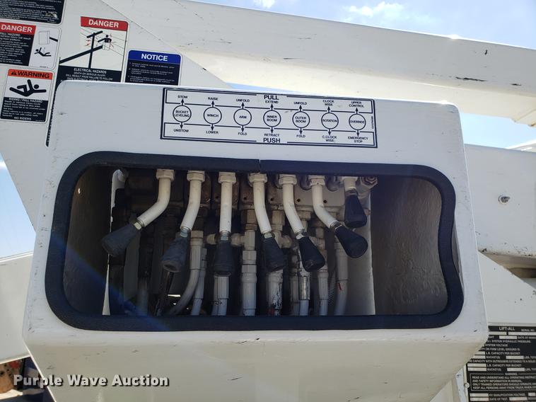 image for item EN9812 2010 Kenworth T370 bucket truck