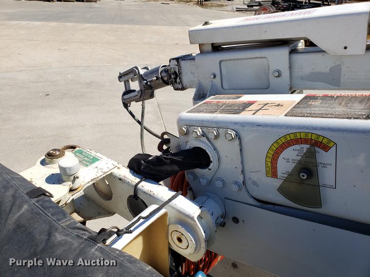 image for item EN9812 2010 Kenworth T370 bucket truck