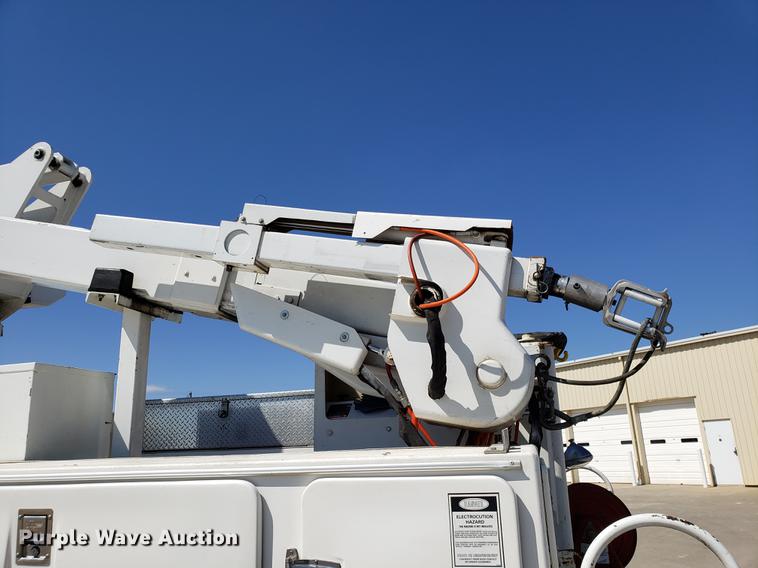 image for item EN9812 2010 Kenworth T370 bucket truck