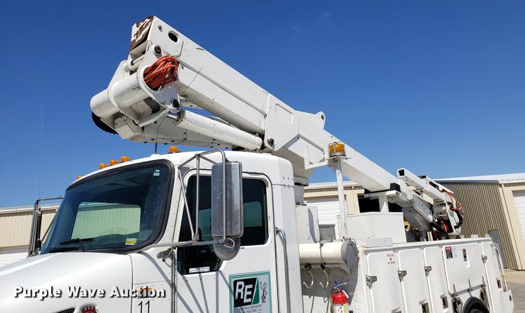 image for item EN9812 2010 Kenworth T370 bucket truck