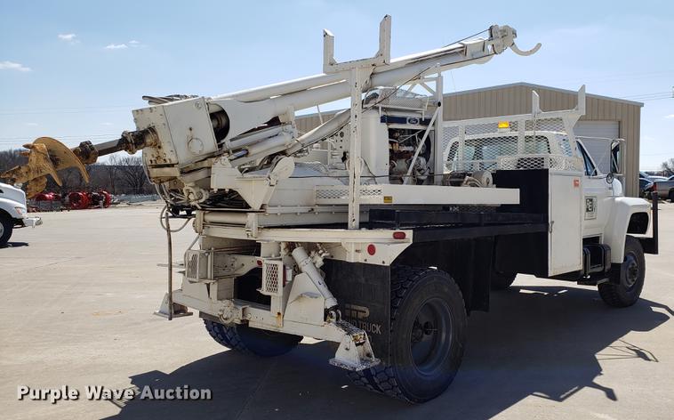 image for item EN9813 1989 Ford F700 drilling rig truck