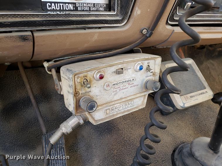 image for item EN9813 1989 Ford F700 drilling rig truck