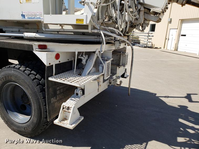 image for item EN9813 1989 Ford F700 drilling rig truck