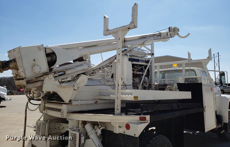 image for item EN9813 1989 Ford F700 drilling rig truck
