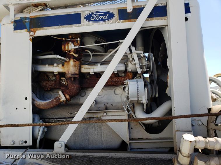 image for item EN9813 1989 Ford F700 drilling rig truck