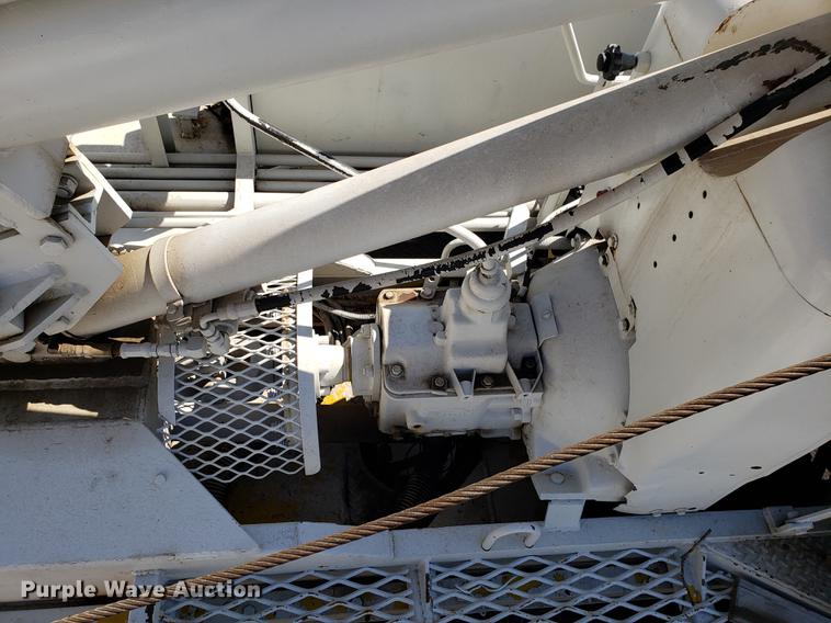 image for item EN9813 1989 Ford F700 drilling rig truck