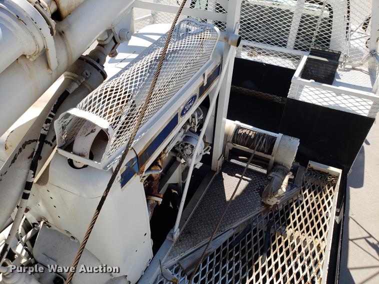 image for item EN9813 1989 Ford F700 drilling rig truck