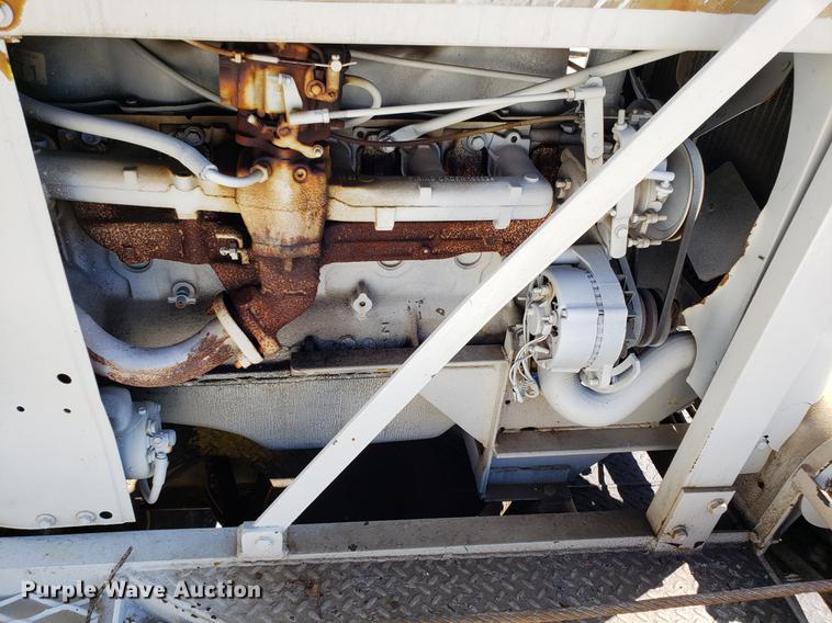 image for item EN9813 1989 Ford F700 drilling rig truck