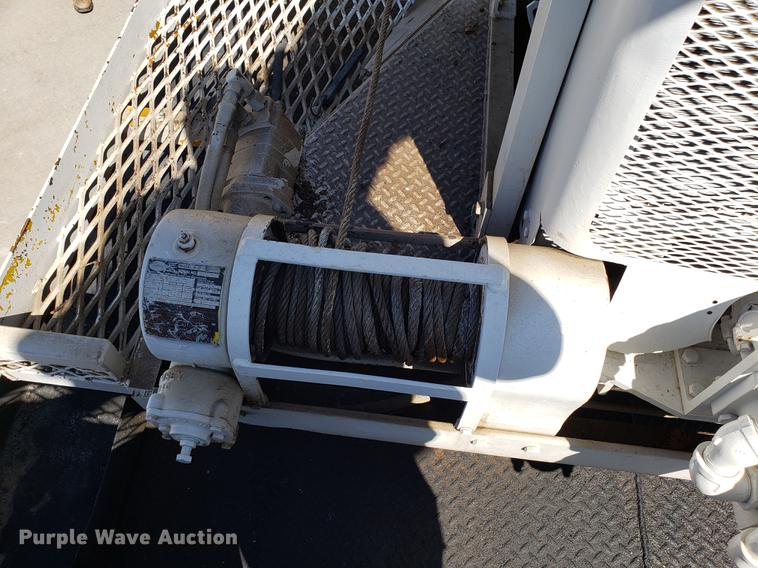 image for item EN9813 1989 Ford F700 drilling rig truck