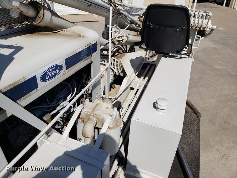 image for item EN9813 1989 Ford F700 drilling rig truck