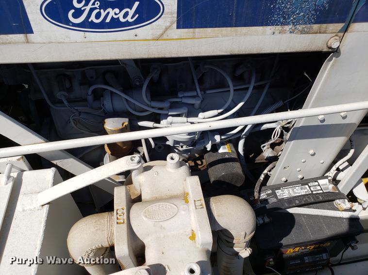 image for item EN9813 1989 Ford F700 drilling rig truck