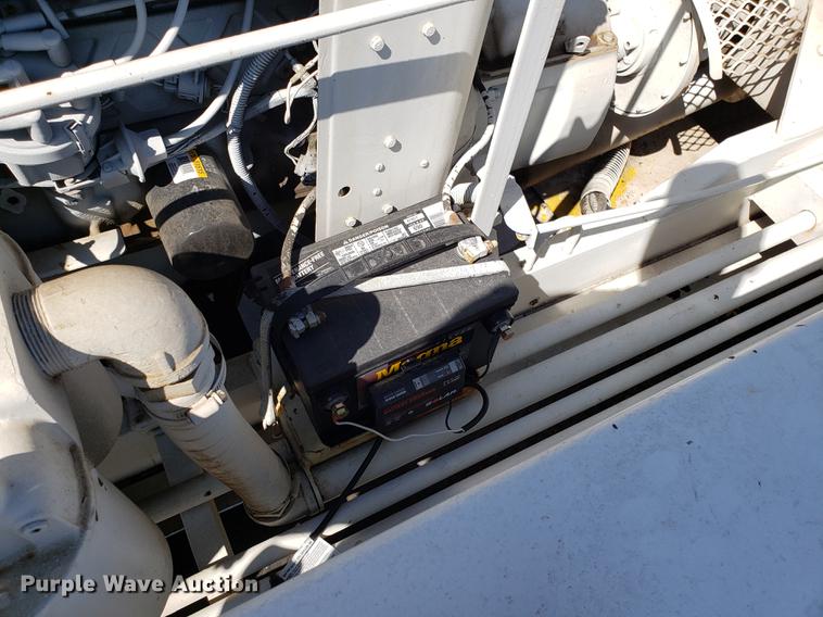 image for item EN9813 1989 Ford F700 drilling rig truck