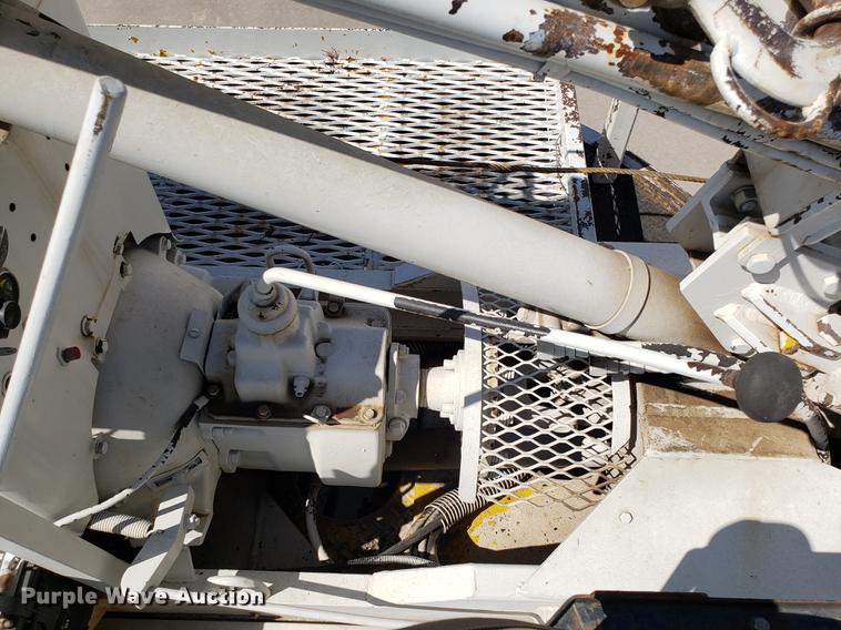 image for item EN9813 1989 Ford F700 drilling rig truck