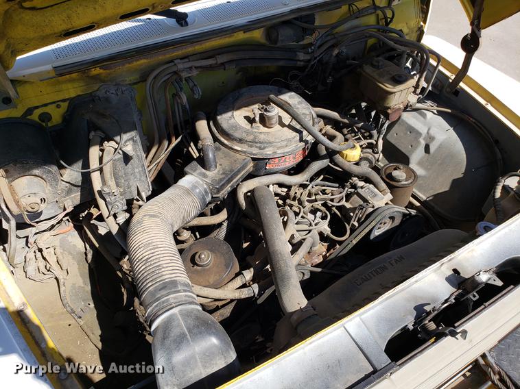 image for item EN9813 1989 Ford F700 drilling rig truck