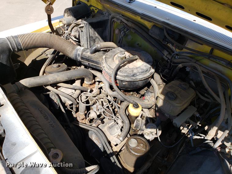 image for item EN9813 1989 Ford F700 drilling rig truck